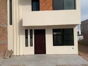 HERMOSA CASA EN VENTA DIAMANTE SANTA TERESA
