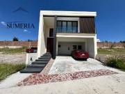 HERMOSA CASA EN VENTA EN ALTOZANO