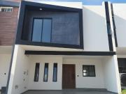 Hermosa casa en venta en Capital Norte