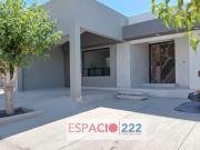 HERMOSA CASA EN VENTA EN COL. PANAMERICANA RECIEN...