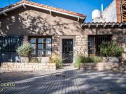 Hermosa casa en venta en corazón de Sexta sección