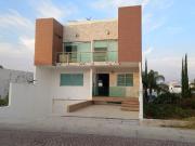 Hermosa casa en venta en Cumbres del Lago Querétaro