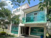 Hermosa Casa en venta en el manantial
