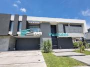 Hermosa Casa en venta en El Principado con 4 dormitorios...