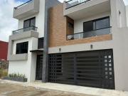 Hermosa casa en venta en Fracc. Privado en Monte Magno