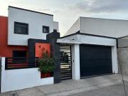 HERMOSA CASA EN VENTA EN FRACC. PRIVADO SENDERO DEL...