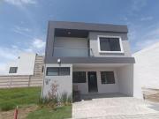 Hermosa Casa en Venta en Fraccionamiento Monterreal San...