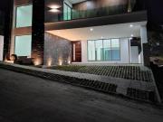 HERMOSA CASA EN VENTA EN LA CIMA