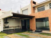 Hermosa Casa en Venta en Metepec, con amplio Jardín...