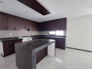 EN ZONA ANIMAS CASA COCHERA 2 AUTOS