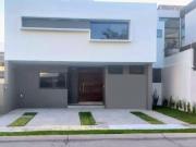 HERMOSA CASA EN VENTA EN NOVATERRA, ZONA REAL