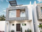 Hermosa Casa en Venta en Paseo San Junípero Ubicación...