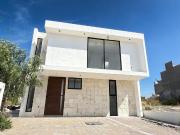 Hermosa Casa en Venta en privada en Juriquilla, Querétaro