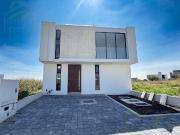 Hermosa Casa en Venta en privada en Juriquilla, Querétaro