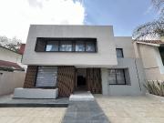 HERMOSA CASA EN VENTA EN RESIDENCIAL CHILUCA 390m2