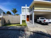 Hermosa casa en venta en Residencial San José del Puente
