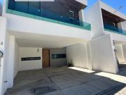 ¡HERMOSA CASA EN VENTA EN TIZATLÁN!