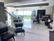 Hermosa Casa en Venta en Valle Alto