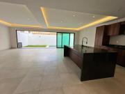 HERMOSA CASA EN VENTA EN VÍA CUMBRES