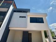 Hermosa casa en venta fraccionamiento Lombardía
