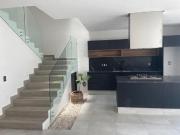 HERMOSA CASA EN VENTA LA CANTERA SUR