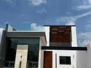 HERMOSA CASA EN VENTA LOMBARDIA