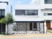 HERMOSA CASA NUEVA EN VENTA PARQUES VALLARTA !