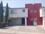 Hermosa Casa en Venta! Seguridad 24hrs!