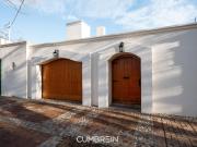 Hermosa casa en venta sobre Blas Parera al 900