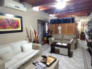 HERMOSA CASA EN VENTA SOBRE CALLE NICOLAS SPITALERI