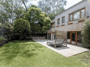 HERMOSA CASA EN VENTA Y RENTA CON SEGURIDAD EN LOMAS DE...