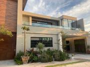 Hermosa Casa en Zona dorada al Norte de León