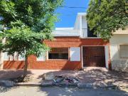 HERMOSA CASA ESQUINA 3 DORM EN B° YAPEYU HERMOSA CASA ESQUINA 3 DORM EN B° YAPEYU