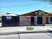 Hermosa Casa Esquina de Un Piso, 3 Dormitorios, 1 Baño,...