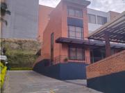 HERMOSA CASA ESQUINERA EN VENTA EN SUPER UBICACION