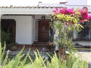 HERMOSA CASA ESTILO HACIENDA DE UNA PLANTA ATRAS DE...