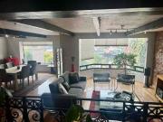 Hermosa Casa estilo Inglés Contemporáneo