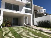 HERMOSA CASA ESTILO MINIMALISTA EN ZONA ESMERALDA