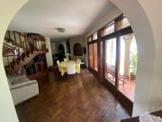 Hermosa casa familiar de 3 niveles con amplio jardín y...