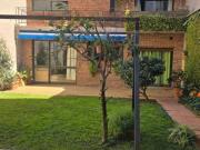 Hermosa Casa Fondo / Cochera / 5 ambientes. venta