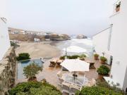 HERMOSA CASA FRENTE AL MAR EN PLAYA EN MISTERIO, ASIA