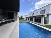 HERMOSA CASA / Huertas del Carmen