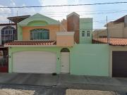 HERMOSA CASA IDEAL PARA UNA FAMILIA, AL IGUAL QUE BUENA...