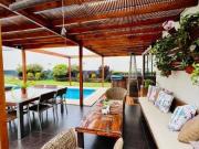 HERMOSA CASA IMPONENTE EN LA PLANICIE