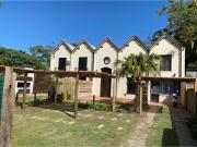 Hermosa casa interna de un dormitorio, con cochera y...
