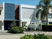 Hermosa casa junto a Valle Real! 3 Rec, frente a casa club!