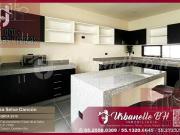 Hermosa casa minimalista, 2 niveles en Fraccionamiento...