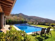 MIRADOR: Elegancia y confort en un refugio con jardín,...
