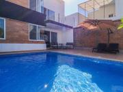 HERMOSA CASA MODERNA, GRAN JARDIN Y ALBERCA PRIVADA