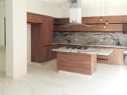 Hermosa Casa Nueva en Arbolada Bosques de Sta. Anita. 236 Mt